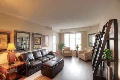 Image de Pinnacle Pointe Resort # 1202- 3Bedroom-2Bath  -- 90 Day Min --