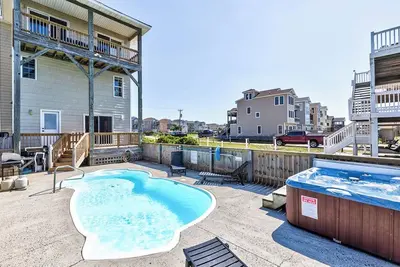 Image de Treasure Island | 570ft. to the Beach | Private Pool, Hot Tub, Dog Friendly
