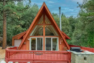 Image de Forest Dream Retreat: A-Frame Cabin/Hot Tub/Games