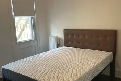 Image de Designer 2br, 1. 5ba, 4 Beds in prime East Village
