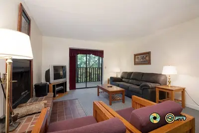 Image de Mountainside Retreat Condo (#2-101) | Lower-level | Quiet & secluded