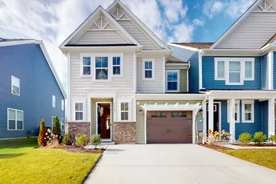 Image de Bishop's Landing townhouse with grill, outdoor pool, gym, tennis court, shuttle