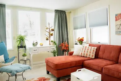 Image de Comfy Escape with Lake Chapin views!