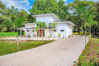 Image de Modern home near beach with private pool, lanai, bikes, Ac & washer\/dryer