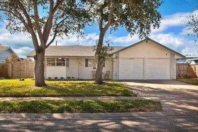 Image de The Retreat-Spacious King Beds-Garage Parking-7 Beds-Cornhole Games