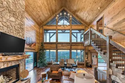 Image de Where Mountain Magic Meets Luxury: 12 min from Blue Ridge! Sleeps 13!