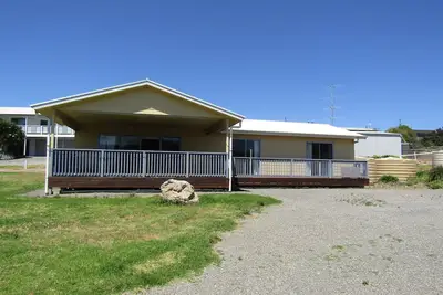 Image de All Decked Out in Turton, 3 bedroom holiday home short walk to beach!