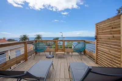 Image de Lodge Vue Mer près de la plage avec piscine et Wi-Fi