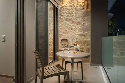 Dimitra Apts   Suite with balcony