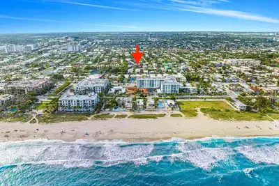 Image de 3 Queen Beds, 5 min Walk to the Beach - 70 inch Smart Tv