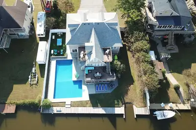 Image de Makin Memories/Bay-front/Year Round Hot Tub