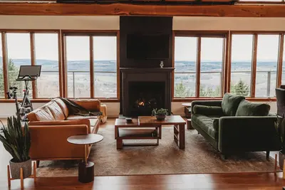 Image de Mountainside home with amazing views