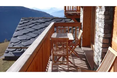 Image de Recent typical chalet, south-facing terrace, breathtaking View of the Tarentaise Valley