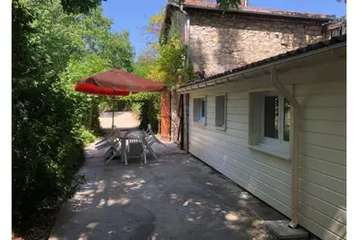 Image de Vineyard house cottage on the banks of the Lot