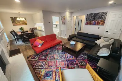 Image de 3 miles to Fsu-Upper Midtown Luxe-Prime Location