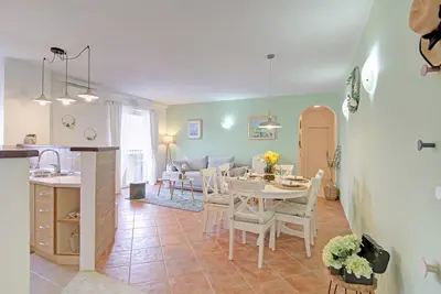 Image de Apartment Lana - Two Bedroom Apartment with Balcony