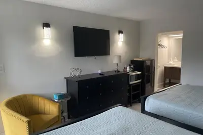 Image de All-New, Comfortable, Huge Pool, Grill & Tiki Bar