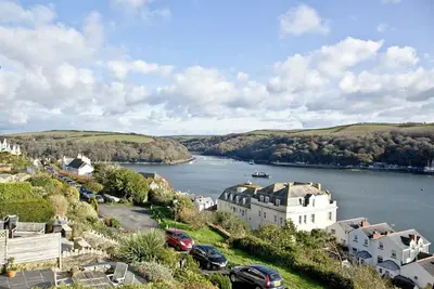 Image de 4 chambres à coucher à Fowey
