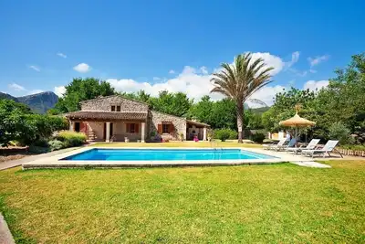 Image de Traditional Stone Finca, A/C, Private Pool, Large Garden, Views of Puig de Maria - 5mins to Pollenca