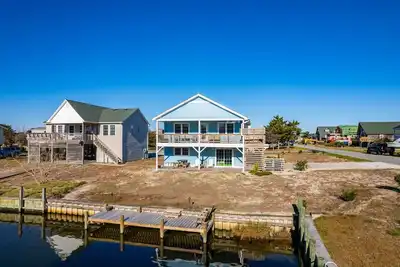 Image de Blue Water House-Canal front with Dock, water views, dog-friendly, near the beach, community pool