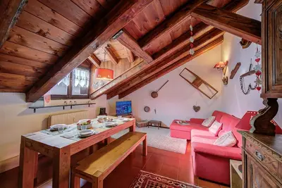 Image de Le Meublé (between City Center & Skiing), Bardonecchia, Italy