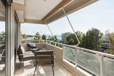 Image de 2bdr Athens Riviera Sea View Apartment by The Olon