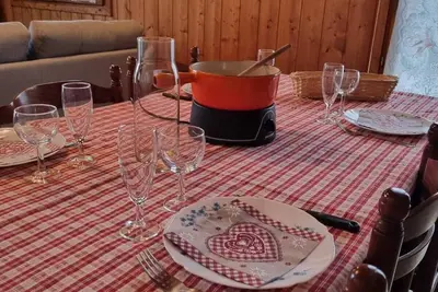 Image de Le Chalet des Tuiles à proximité des chemins de randonnées (animaux bienvenus! )