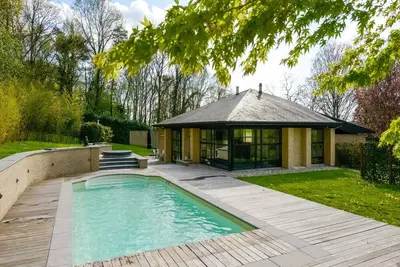 Image de Villa pittoresque avec piscine