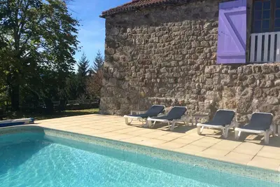 Image de Charmante longère avec piscine à Cros-de-Géorand