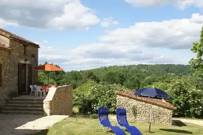 Image de Maison à Loubejac près du lac Dordogne