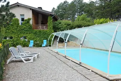 Image de Maison avec piscine privée et belle vue