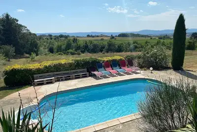 Image de Maison de vacances à Pertuis avec piscine