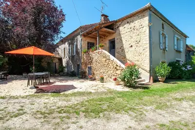 Image de Maison Ă Loubejac avec Piscine