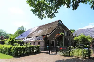 Image de Ferme saxonne moderne dans le village de Dalerveen