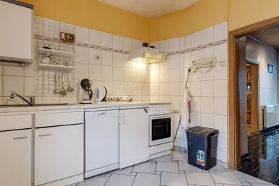 Image de Maison de vacances moderne Ă Gleichamberg avec piscine
