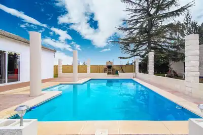 Image de Villa Ă Villamuriel avec Piscine et Barbecue