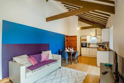 Image de Superb, carefully refurbished three-bedroom cottage, perfect for larger families.