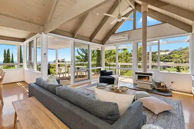 Image de Ngaree - Ocean Views - An oasis up in the treetops