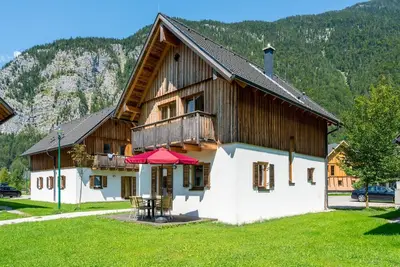 Image de Beau chalet à Obertraun avec jardin