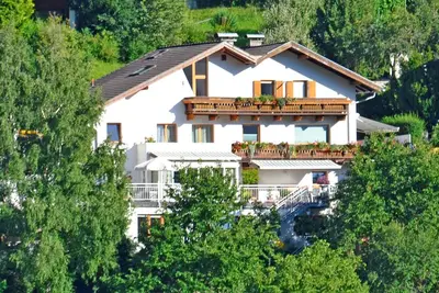 Image de Cozy apartment on the garden in a beautiful panoramic position