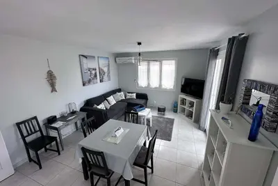 Image de Beau T3 avec terrasse, proche du centre, climatisé, à 10 min des Thermes - Balaruc-les-Bains