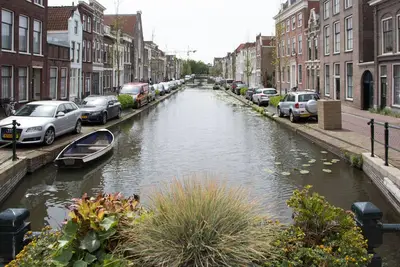 Image de Canal house top floor in historic center Gouda