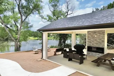 Image de Peaceful Getaway in Granbury with Private Fishing & Gameroom