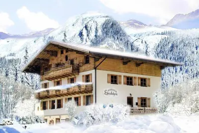 Image de Appartement à Krimml avec balcon