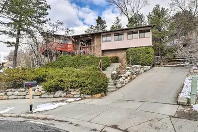 Image de Cottonwood Heights Home w/ Deck!