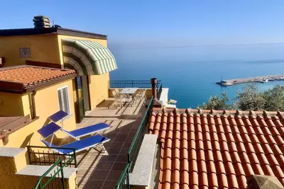 Image de Magnifique terrasse surplombant la mer
