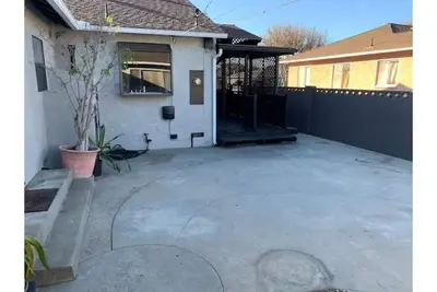 Image de Luxurious Stay in L. A. : Welcome to Lakewood