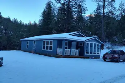 Image de New home on acreage, motorhome hookup, 4 miles from free boat ramp. . .
