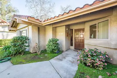 Image de Comfy & Cozy Blacklake Golf Course Condo w\/views of the fairways.