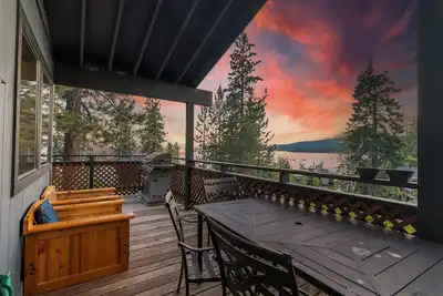 Image de Scenic Lake Views: Snow & Beach Adventures Nearby!